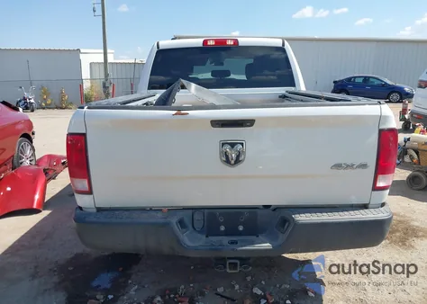2018 Ram 1500 Ssv 4X4 5'7 Box z USA, uszkodzony, nr VIN 1C6RR7XT9JS318993